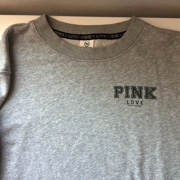 Victoria’s Secret Pink grey crewneck sweatshirt size Medium - Picture 2 of 5
